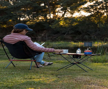 Camping table for uneven ground.